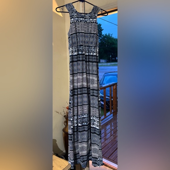 Covington Black and White Maxi Sundress - Picture 5 of 12